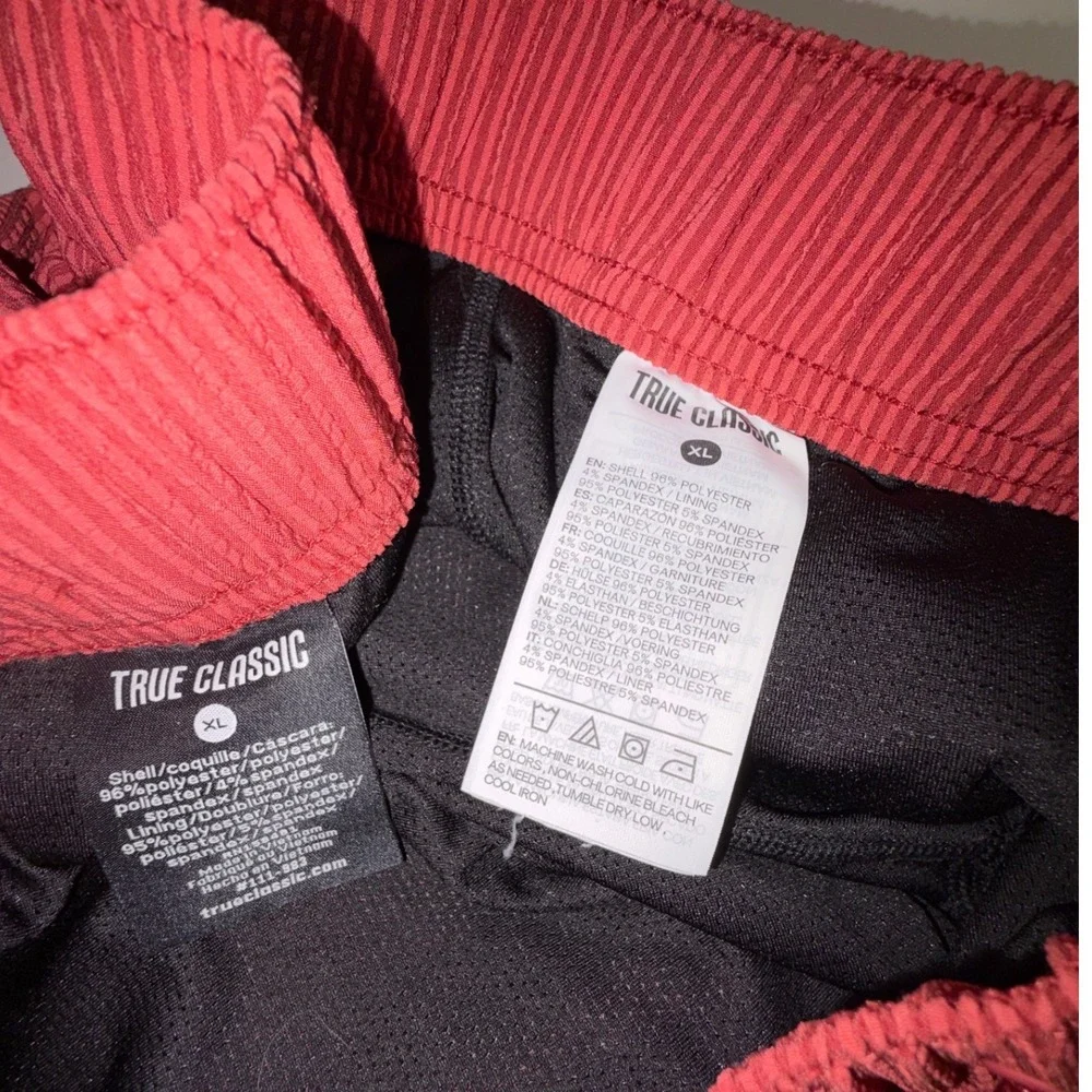 True Classic Swim Trunks‎ XL Red Striped Seersucker Texture Mesh Lined Shorts